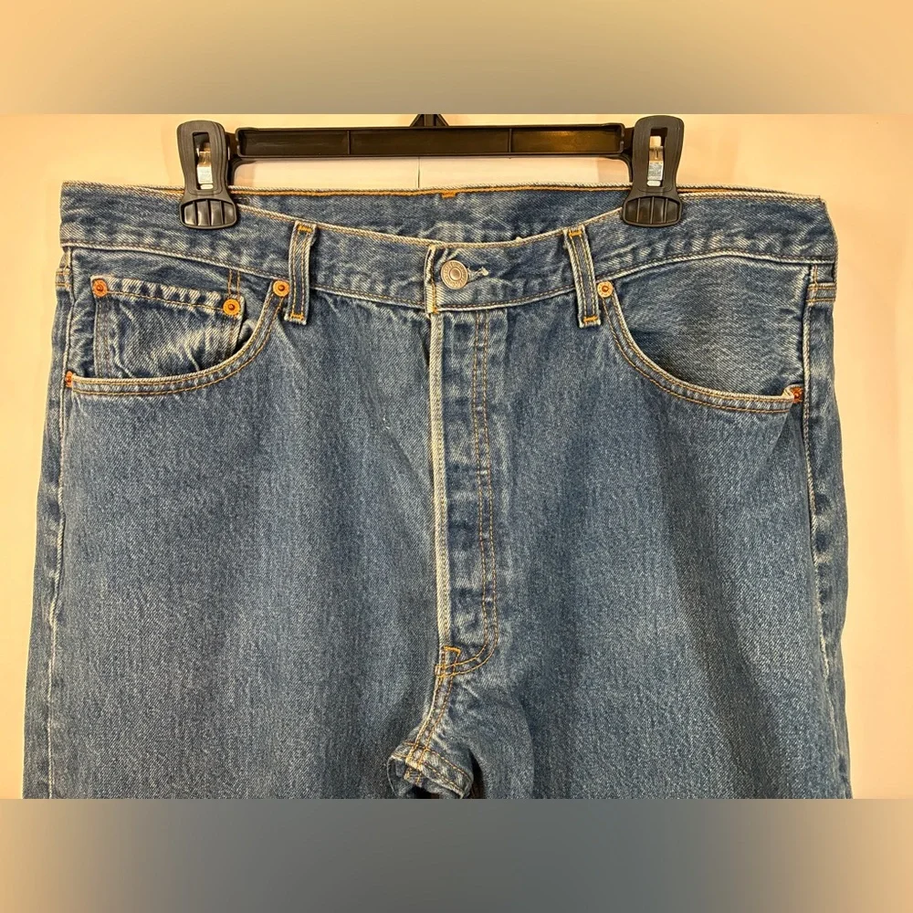 Vintage Men’s Levi’s 501 Jeans 38x30 Button Fly Straight Leg 00501-0115